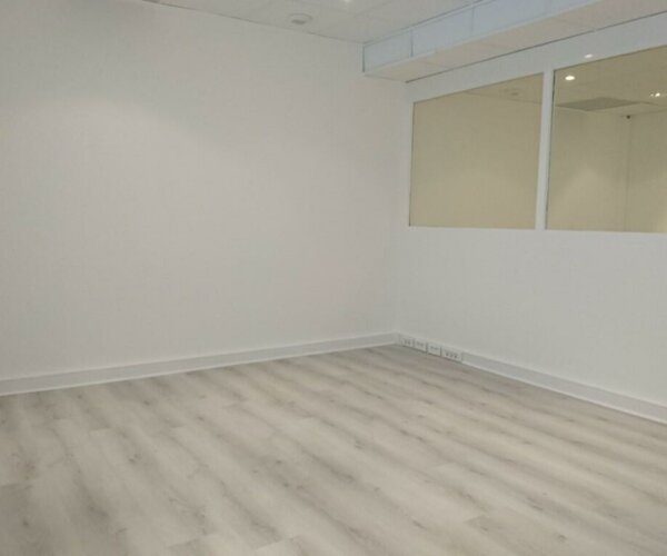 OFFICE/COMMERCIAL SPACE WITH SHOP WINDOW - LE TITIEN | 1/11