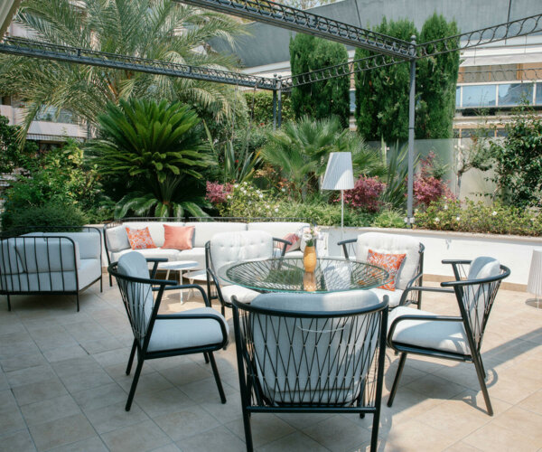 LUXUEUX 4 PIÈCES AVEC TERRASSE D'EXCEPTION ET FINITIONS HAUT DE GAMME, VENDU MEUBLÉ | 1/16