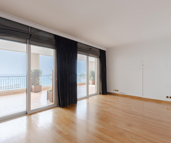 MAESTOSO APPARTAMENTO 5 CAMERE DA LETTO CON PISCINA E VISTA MARE | 1/15