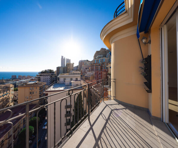 MAGNIFICENT RENOVATED PENTHOUSE WITH SEA VIEW - THE SPRING PALACE | 1/25
