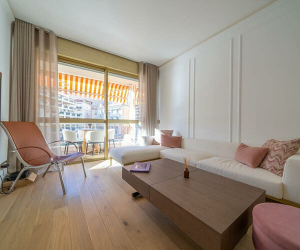 APPARTAMENTO RISTRUTTURATO DI 3 LOCALI CON VISTA MARE - LE VALLESPIR | 1/8