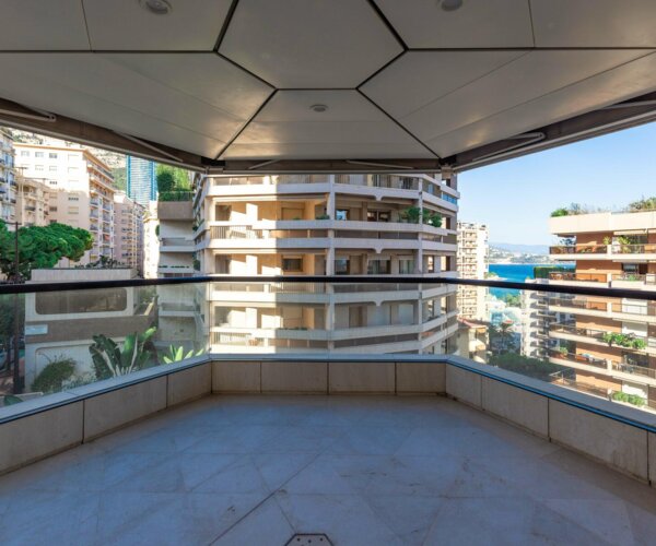 LUXURY 4-BEDROOM APARTMENT - LE PRINCE DE GALLES | 1/11